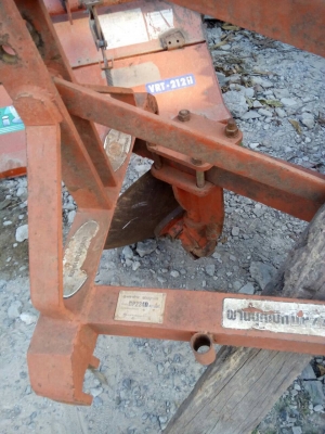 ขายผานบุกเบิก  4/22 ตราช้าง  สภาพพร้อมใช้