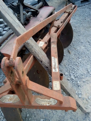 ขายผานบุกเบิก  4/22 ตราช้าง  สภาพพร้อมใช้