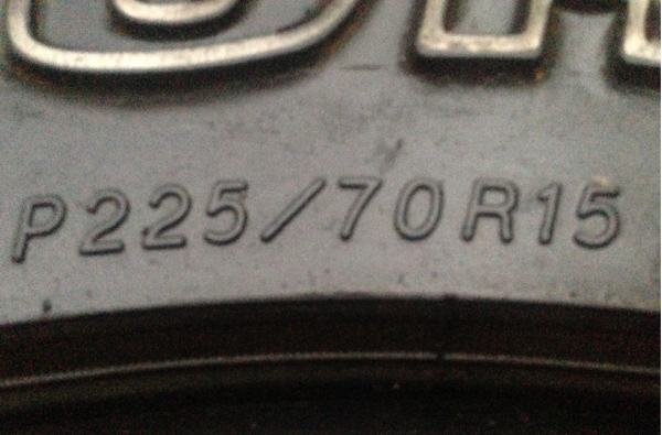 ยาง All Yokohama 225 70 15 กลางปี12 พร้อมใช้งาน ราคาไม่แพง