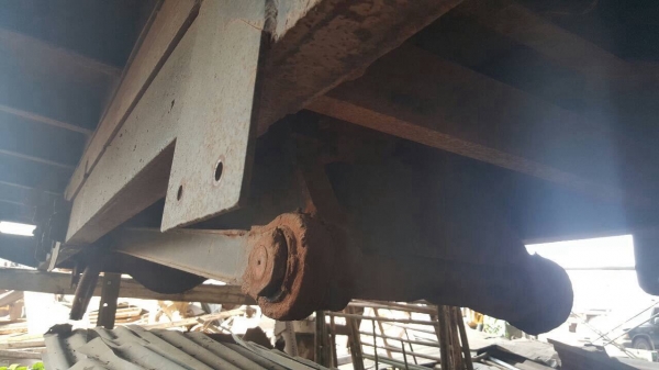 ขาย กระบะดั้มแผงข้างไม้ ยาว 6 เมตร พร้อมกระบอกดั้มยิงหลัง และคัสซีเทียม ยกลงจากรถ 10 ล้อ HINO