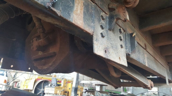 ขาย กระบะดั้มแผงข้างไม้ ยาว 6 เมตร พร้อมกระบอกดั้มยิงหลัง และคัสซีเทียม ยกลงจากรถ 10 ล้อ HINO