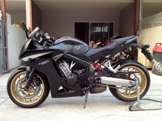 ((ดาวน์55000))ขาย CBR650f ปี2014สีดำ วิ่งน้อยมีของแต่ง ราคา255000บาท(รับเทริ์น)