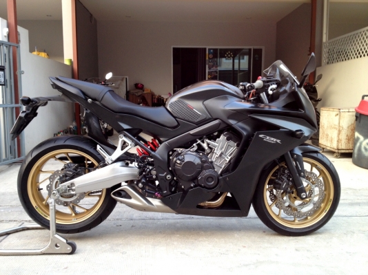 ((ดาวน์55000))ขาย CBR650f ปี2014สีดำ วิ่งน้อยมีของแต่ง ราคา255000บาท(รับเทริ์น)