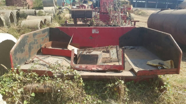 ขายตามสภาพ รถปูยางขนาดเล็ก ไม่มีเครื่อง อะไหล่ขาดบางชิ้น ราคาต่อรองได้ครับ