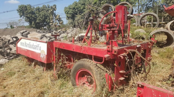 ขายตามสภาพ รถปูยางขนาดเล็ก ไม่มีเครื่อง อะไหล่ขาดบางชิ้น ราคาต่อรองได้ครับ