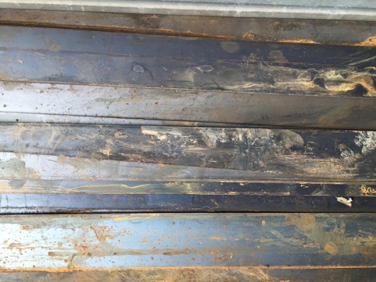 ขายเหล็ก หน้า4 หนา 0.5 มม. ยาวเต็มเส้น