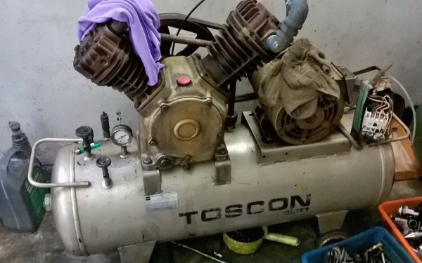 ขายถูกๆปั้มลมนำเข้าญี่ปุ่น TOSHIBA-TOSCON 5แรง ถัง 130 ลิตร พร้อมใช้งานครับ