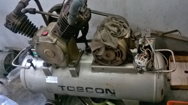 ขายถูกๆปั้มลมนำเข้าญี่ปุ่น TOSHIBA-TOSCON 5แรง ถัง 130 ลิตร พร้อมใช้งานครับ