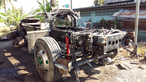 ขายด่วนครับ หัวลาก DEGA270 ช่วงล่าง พร้อมเล่ม ม79 มี คัสชี คานหน้า หลัง ชุดเบรต ครบ