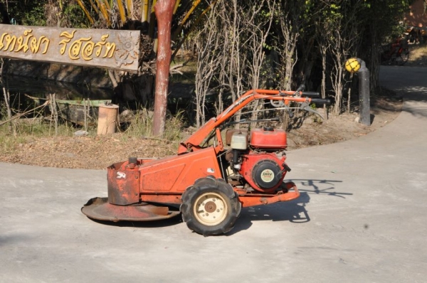 ขายเครื่อง ตัดหญ้าเดินตาม มีเกียร์ MITSUBISHI จานใหญ่80cm. สภาพสวยเดิมจากญี่ปุ่น 24,000เท่านั้น