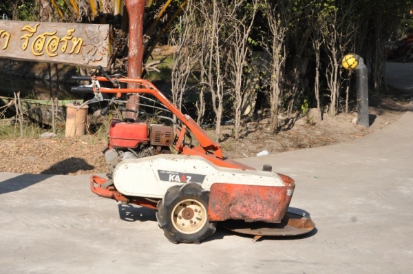 ขายเครื่อง ตัดหญ้าเดินตาม มีเกียร์ MITSUBISHI จานใหญ่80cm. สภาพสวยเดิมจากญี่ปุ่น 24,000เท่านั้น