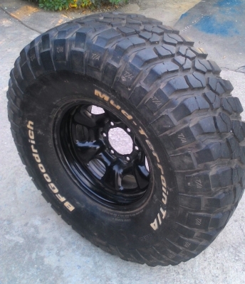 ขายยางBF KM 2 ขนาด 35 R 16 สวยๆครับ