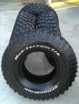 ขายยางBF KM 2 ขนาด 35 R 16 สวยๆครับ