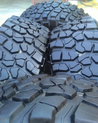 ขายยางBF KM 2 ขนาด 35 R 16 สวยๆครับ