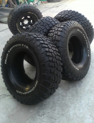 ขายยางBF KM 2 ขนาด 35 R 16 สวยๆครับ