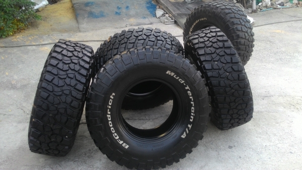 ขายยางBF KM 2 ขนาด 35 R 16 สวยๆครับ