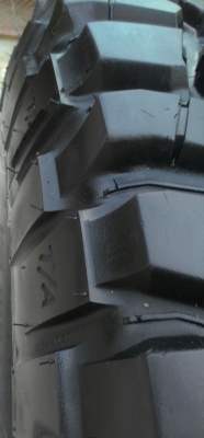 ขายยางBF KM 2 ขนาด 35 R 16 สวยๆครับ