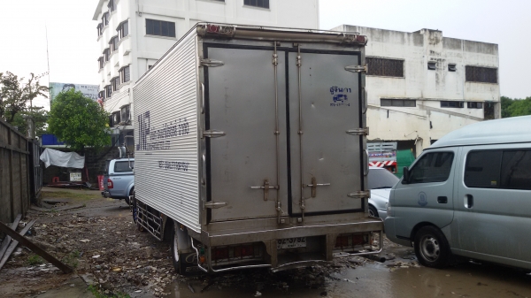 ....HINO.เมกก้า.6ล้อตู้เปียก.5,70เมตร.ครัชซีสวยมาก.ใช้น้อย.สภาพสวยพร้อมใช้.725,000