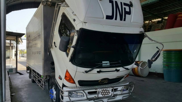 ....HINO.เมกก้า.6ล้อตู้เปียก.5,70เมตร.ครัชซีสวยมาก.ใช้น้อย.สภาพสวยพร้อมใช้.725,000