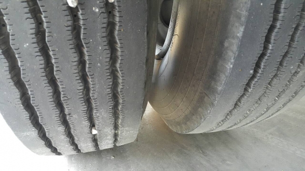 ....HINO.เมกก้า.6ล้อตู้เปียก.5,70เมตร.ครัชซีสวยมาก.ใช้น้อย.สภาพสวยพร้อมใช้.725,000