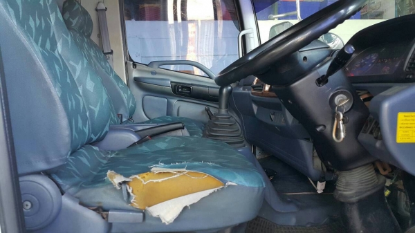 ....HINO.เมกก้า.6ล้อตู้เปียก.5,70เมตร.ครัชซีสวยมาก.ใช้น้อย.สภาพสวยพร้อมใช้.725,000