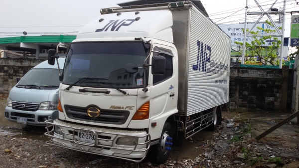 ....HINO.เมกก้า.6ล้อตู้เปียก.5,70เมตร.ครัชซีสวยมาก.ใช้น้อย.สภาพสวยพร้อมใช้.725,000