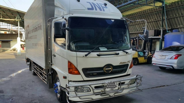....HINO.เมกก้า.6ล้อตู้เปียก.5,70เมตร.ครัชซีสวยมาก.ใช้น้อย.สภาพสวยพร้อมใช้.725,000