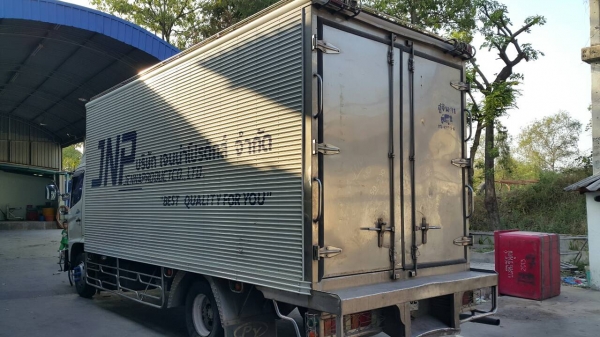 ....HINO.เมกก้า.6ล้อตู้เปียก.5,70เมตร.ครัชซีสวยมาก.ใช้น้อย.สภาพสวยพร้อมใช้.725,000