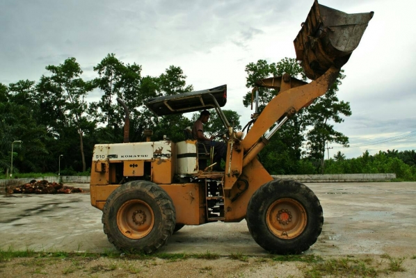 ขายรถตักล้อยาง KOMATSU 510 ราคา 800000