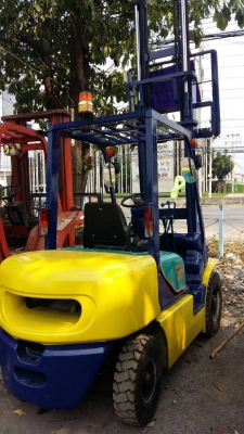 Forklift 2.5 ตัน ยกสูง 4.0 เมตร เกียร์ครัชท์ ดีเซล ยางตัน งากระดก Forklift 2.5 ตัน ยกสูง 4.0 เมตร เกียร์ครัชท์ ดีเซล ยางตัน งากระดก