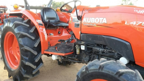 รถไถคูโบต้าL4708  พร้อมไช้งานสวยมากๆ . ขายใน  ราคา355000บาท รถอยู่วังบัว คลองขลุง กำแพงเพชร   มีโลตาลี้ตราช้างหนึ่งอัน สนใจสอบุถามได้ที่081 3655997 อำพร  พาเจริญ  ราคาต่อรองได้อีกนะครับ