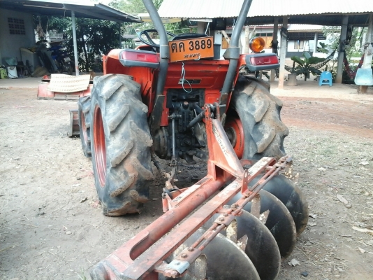 รถไถคูโบตต้า L 3608  อุปกรณ์  2  ชิ้น  ใบดัน+ ผานพรวน 5x22