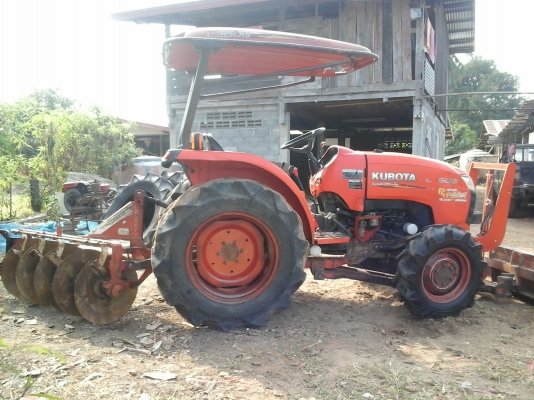 รถไถคูโบตต้า L 3608  อุปกรณ์  2  ชิ้น  ใบดัน+ ผานพรวน 5x22