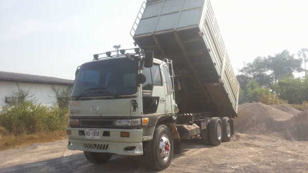 ขายสิบล้อดั้ม HENO sumo 226 รถห้างไทยนะ วางเครื่อง 320 มีระบบรากพ่วง รถสวยมาก ดูความสวยจากในรูปได้เลยครับ ตัวจริงในรูป สวยเหมือนกันครับ