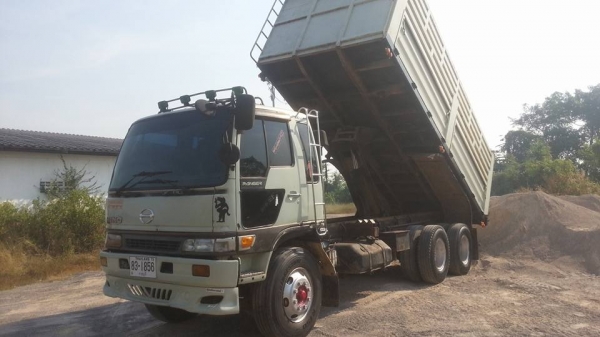 ขายสิบล้อดั้ม HENO sumo 226 รถห้างไทยนะ วางเครื่อง 320 มีระบบรากพ่วง รถสวยมาก ดูความสวยจากในรูปได้เลยครับ ตัวจริงในรูป สวยเหมือนกันครับ