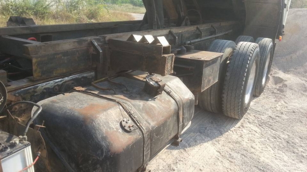 ขายสิบล้อดั้ม HENO sumo 226 รถห้างไทยนะ วางเครื่อง 320 มีระบบรากพ่วง รถสวยมาก ดูความสวยจากในรูปได้เลยครับ ตัวจริงในรูป สวยเหมือนกันครับ