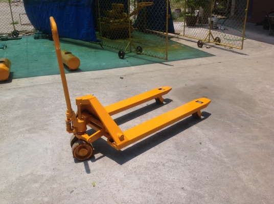 ขายลิฟค์ยกพาเลทมือสองญี่ปุ่น ยกได้2.5ตัน สภาพดีมี2ตัว ขายตัวละ5000บาท