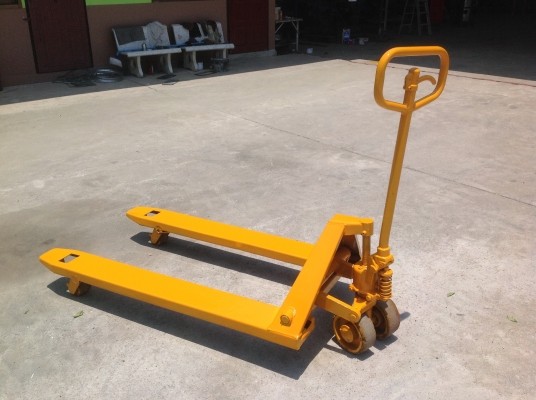 ขายลิฟค์ยกพาเลทมือสองญี่ปุ่น ยกได้2.5ตัน สภาพดีมี2ตัว ขายตัวละ5000บาท