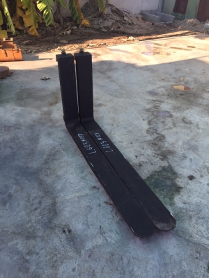 ขายงาใหม่ขนาด3ตันกว้าง12ซมหนา5ซมยาว125ซม ขายคู่ละ13000บาท มีงาขนาด1.5ตัน มีหลายคู่ ขายคู่ละ3000บาท