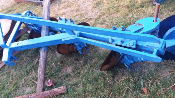 หางสามใส่รถไถฟอร์ด