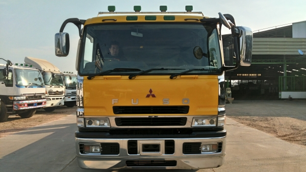 คุ้มค่า ราคาไม่แพง 12 ล้อบรรทุกแมคโค ติดเครน 5 ตัน หางพับคู่ สั่งได้ครับ เครื่อง 380 แรงกระบะ 7.50 เมตร รวมพื้นที่เครน