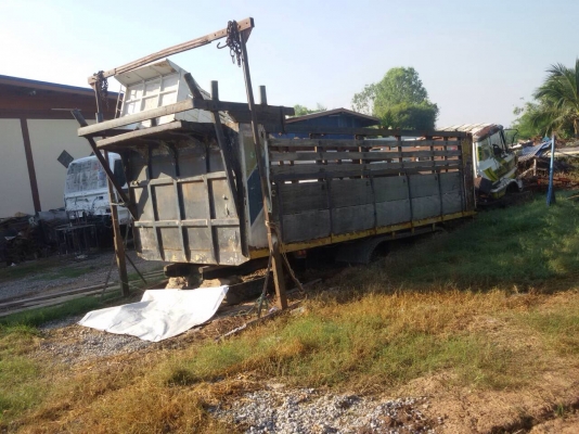 ขายกระบะพร้อมอุปกรณ์ชุดดัมพ์ พื้นเหล็กแผงข้างไม้ ยกลงจาก Hino