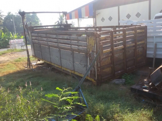 ขายกระบะพร้อมอุปกรณ์ชุดดัมพ์ พื้นเหล็กแผงข้างไม้ ยกลงจาก Hino