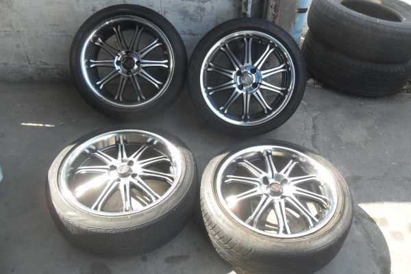 ล้อแม็ก17นิ้ว4รู100 พร้อมยาง สวยๆ 4 ล้อ ราคา 6750 บาท