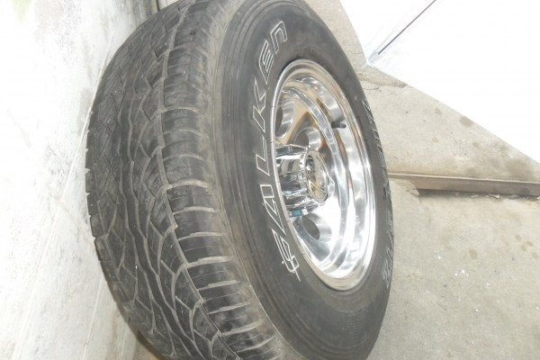 ล้ออะไหล่ ขอบ15นิ้ว6รู พร้อมยาง สวยๆ 1 ล้อ ราคา 1850 บาท