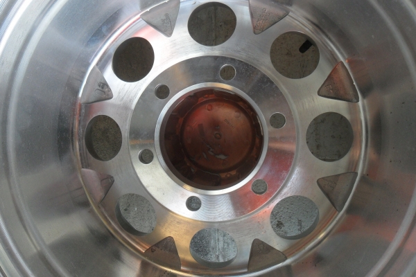 ล้ออะไหล่ ขอบ15นิ้ว6รู พร้อมยาง สวยๆ 1 ล้อ ราคา 1850 บาท