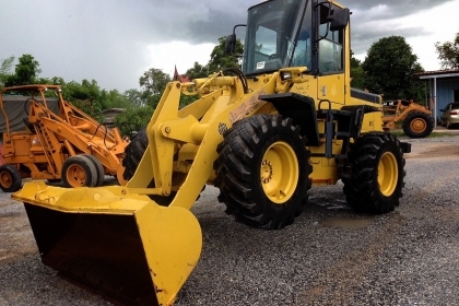 KOMATSU WA100-3 นำเข้าจากญี่ปุ่น 090-986-2521 อ๊อบ