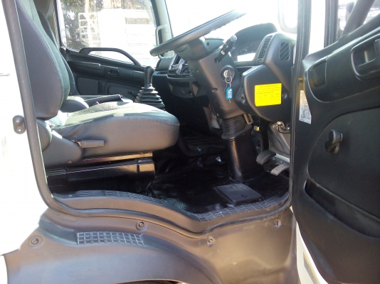 6 ล้อกลาง *Euro.3* HINO ซีรีย์500 FC9J 175 แรงม้า *ยาว 6.50 ม. * รถสวยเดิม+สวยจริง *รถห้างแท้* มีเล่มพร้อม *ปี57*