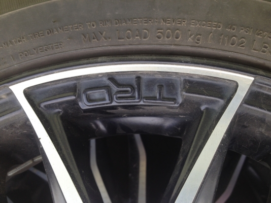 ขายล้อแม็กซ์ VIOS TRD SPORTIVO V3 พร้อมยาง Dunlop 185/60/15 ปลายปี 12 ขายล้อแม็กซ์ VIOS TRD SPORTIVO V3 พร้อมยาง Dunlop 185/60/15 ปลายปี 12