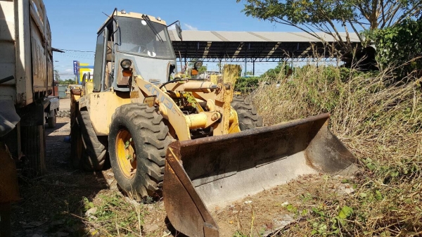 ขาย รถหน้าตักหลังขุด 4X4 สภาพพร้อมใช้งาน เอกสารใบซื้อขาย ราคาต่อรองได้ครับ